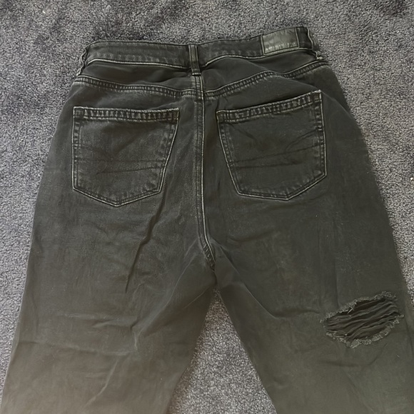 American Eagle Mid-rise Black Ripped Jeans - Picture 3 of 3